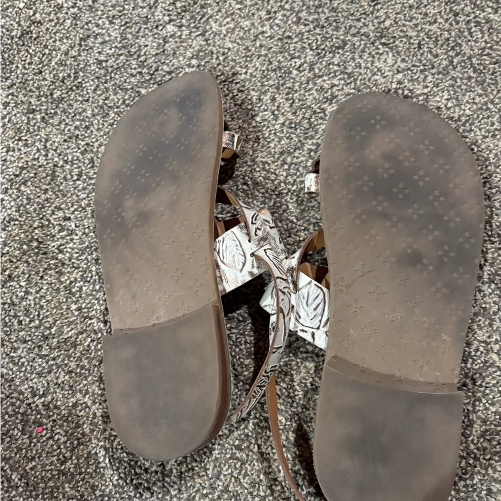Patricia Nash Brown and Cream and gold Leaf Sandals - Picture 4 of 5